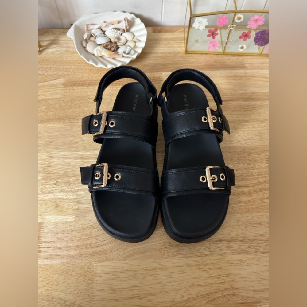 Madden Girl Sprintt Chunky Flat Sandals In Black Size 10 Classic New With Box - Picture 14 of 16